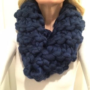 Dylan Wylde scarf